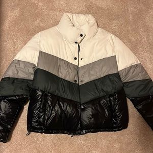 Wild Fable Black and White Striped Chevron Puffer Jacket, Size L - New Condition